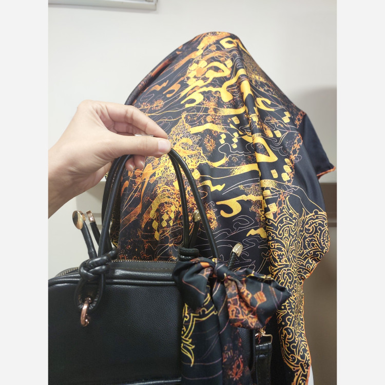 ست روسری ساتن، کیف،شال کیف طرح سخن عشق