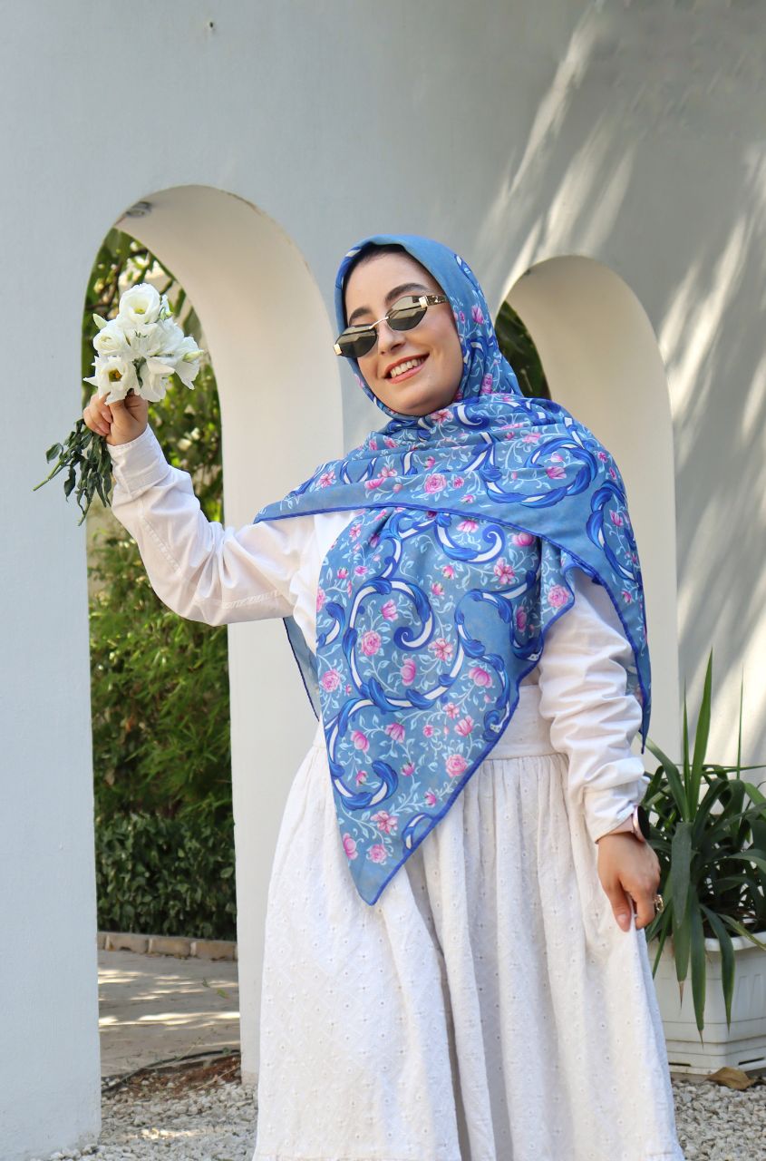 روسری قواره ۱۴۰ طرح فروردین (آبی)