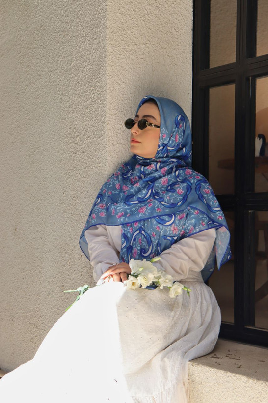 روسری قواره ۱۴۰ طرح فروردین (آبی)