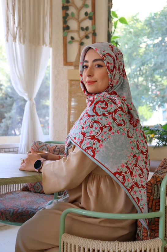 روسری قواره ۱۴۰ طرح فروردین (سبز)