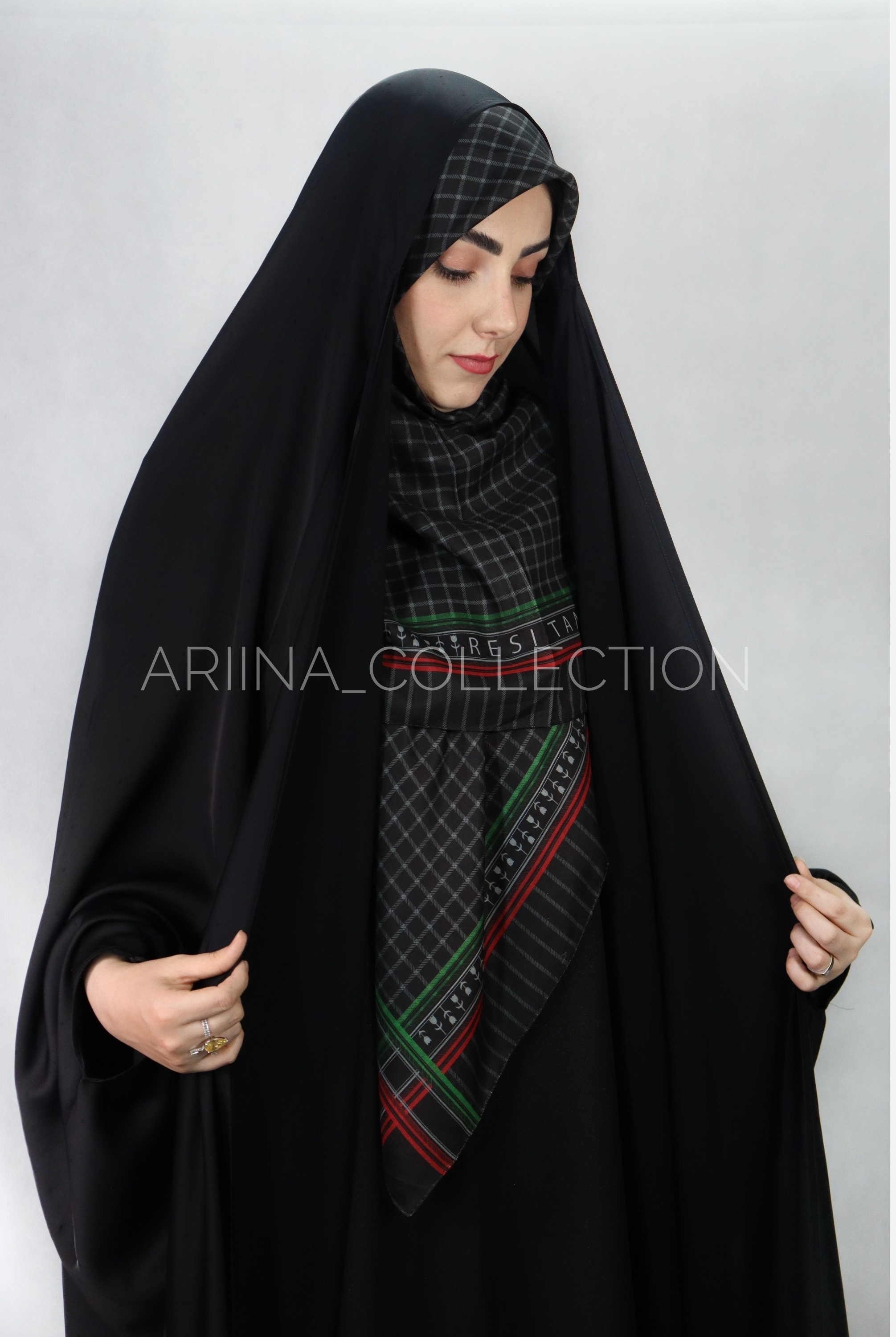 روسری چفیه نخی قواره 1۴۰ طرح لاله (مشکی)