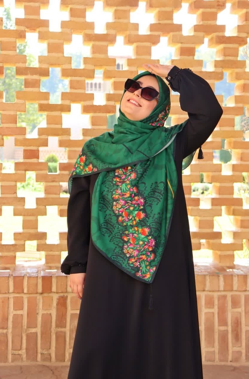 روسری نخی قواره 140 طرح مرغ آمین (سبز)