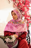 روسری نخی قواره 140 طرح مرغ آمین (صورتی)