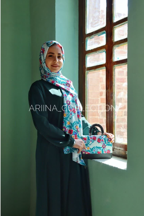 روسری نخی قواره 140 طرح نصیرالملک